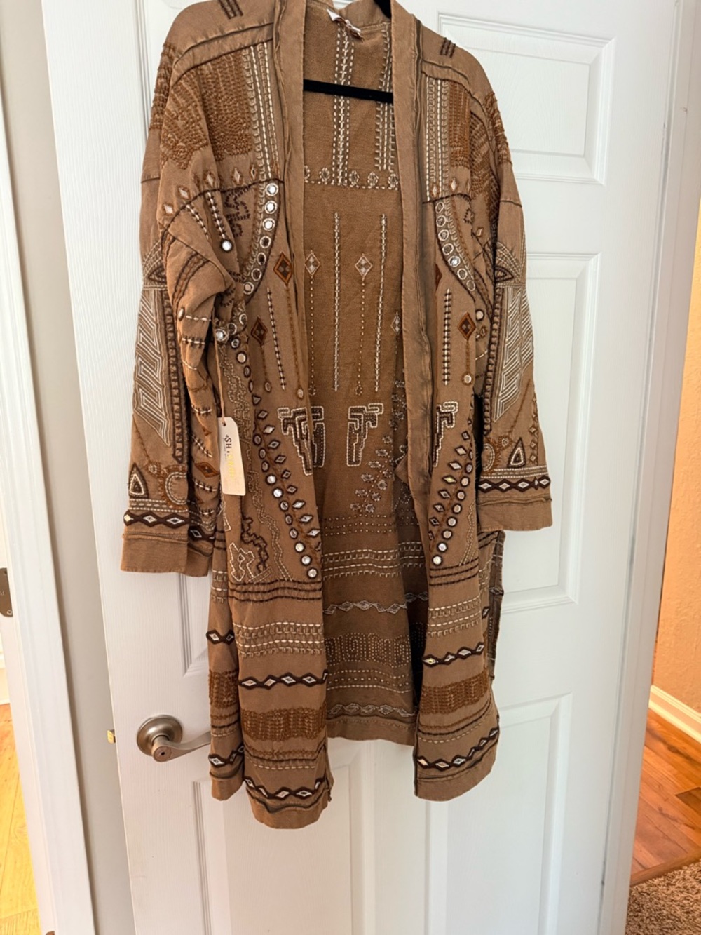 NWT Shyanne Suede-Tone Embroidered Western Blouse - Brown